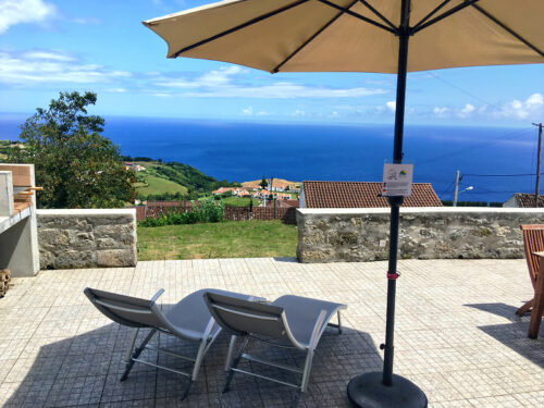 Azoren-Ferienvermietung - Terrasse mit Meerblick